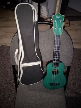 Flight Travel Soprano Ukulele - Emerald Green with Gig Bag & Clip On Tuner